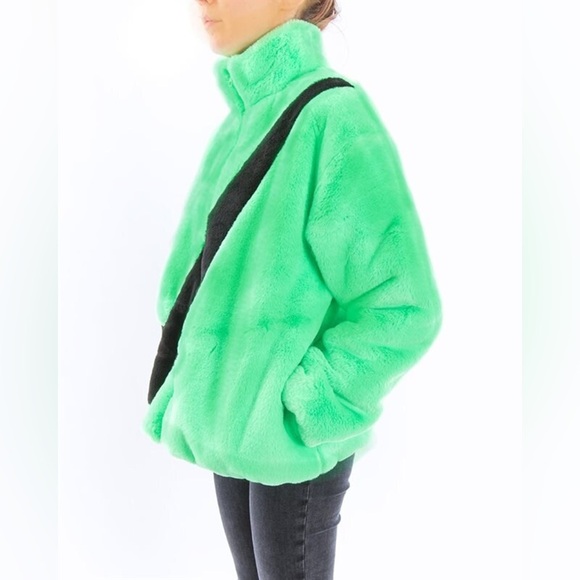 New! Nike Faux Fur Neon Green Swoosh Bomber Logo Zip Jacket 💚💚 Small - Picture 7 of 16